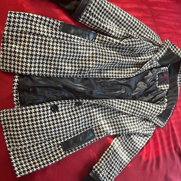 New York Yoki Jacket - Picture 1 of 1